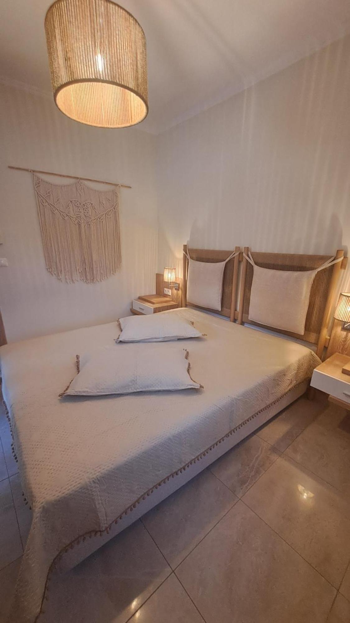 Artemis Plaza Aparthotel Ajía Paraszkeví Kültér fotó