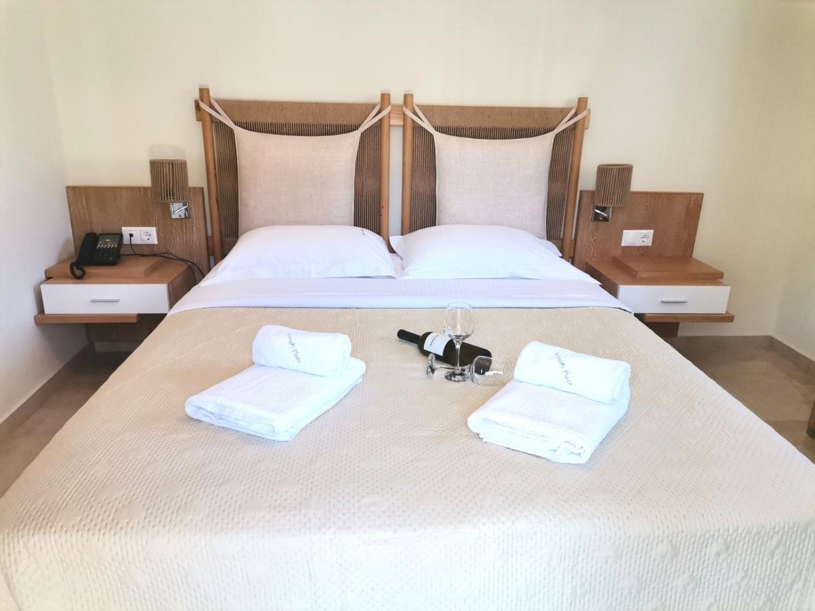 Artemis Plaza Aparthotel Ajía Paraszkeví Kültér fotó