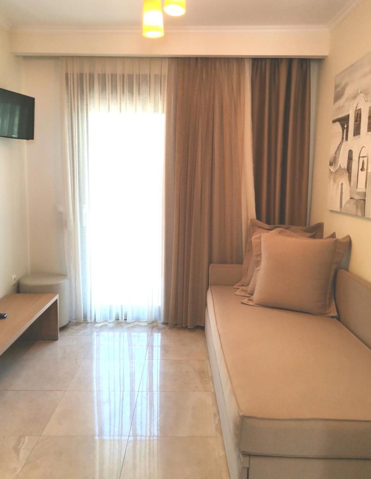 Artemis Plaza Aparthotel Ajía Paraszkeví Kültér fotó