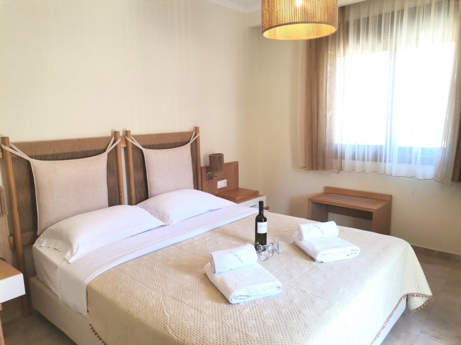 Artemis Plaza Aparthotel Ajía Paraszkeví Kültér fotó