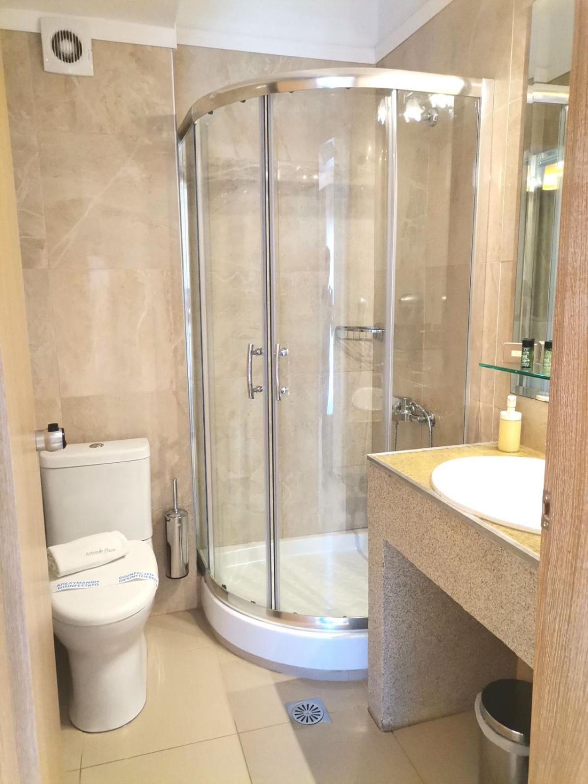 Artemis Plaza Aparthotel Ajía Paraszkeví Kültér fotó