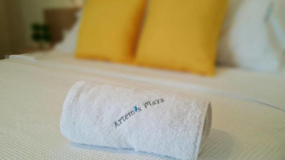 Artemis Plaza Aparthotel Ajía Paraszkeví Kültér fotó