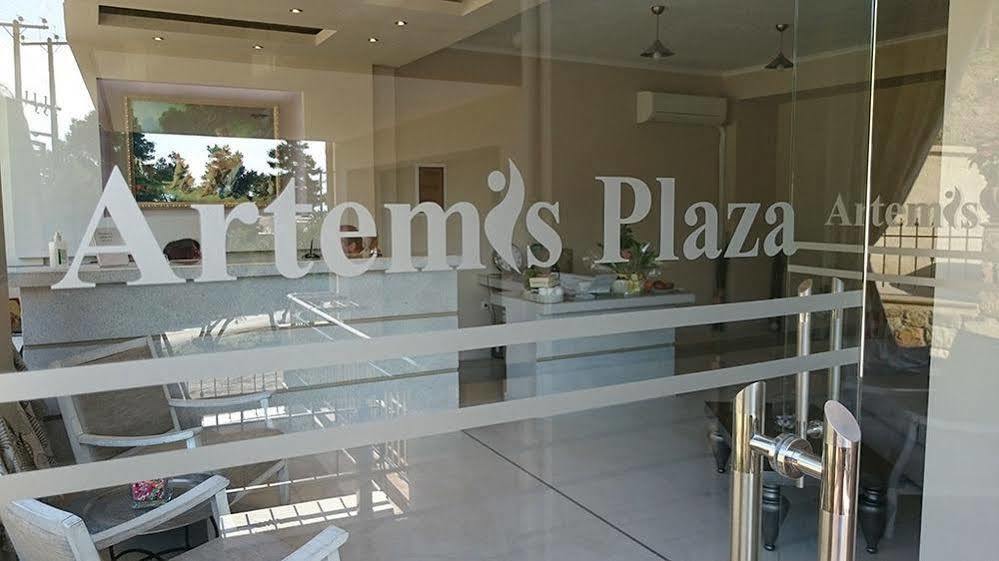 Artemis Plaza Aparthotel Ajía Paraszkeví Kültér fotó