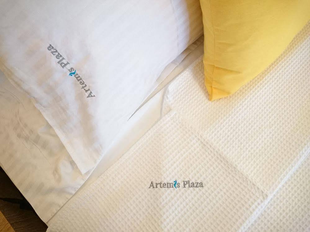 Artemis Plaza Aparthotel Ajía Paraszkeví Kültér fotó