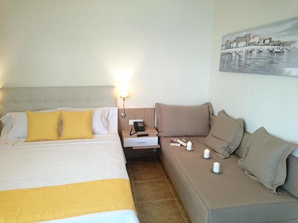 Artemis Plaza Aparthotel Ajía Paraszkeví Kültér fotó