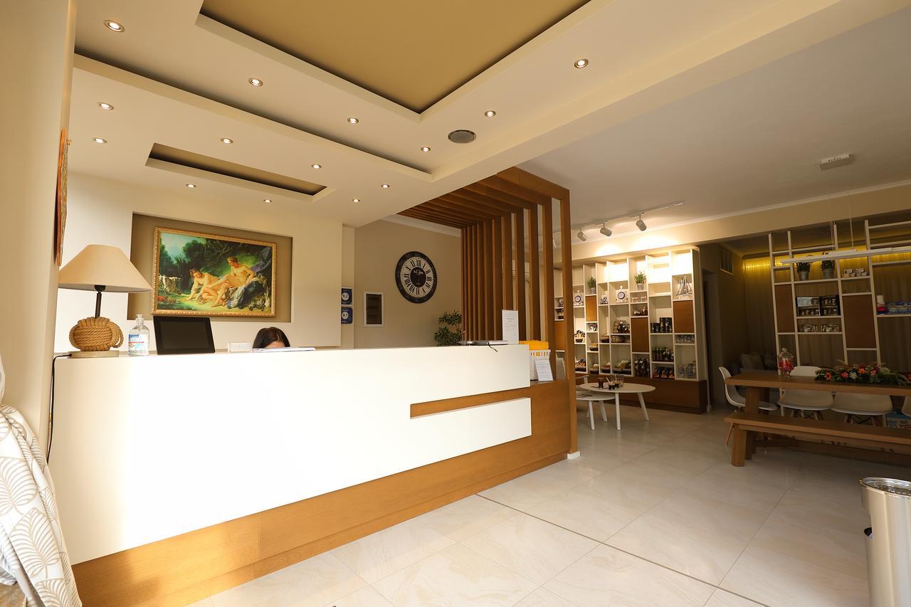 Artemis Plaza Aparthotel Ajía Paraszkeví Kültér fotó