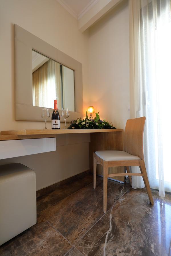 Artemis Plaza Aparthotel Ajía Paraszkeví Kültér fotó