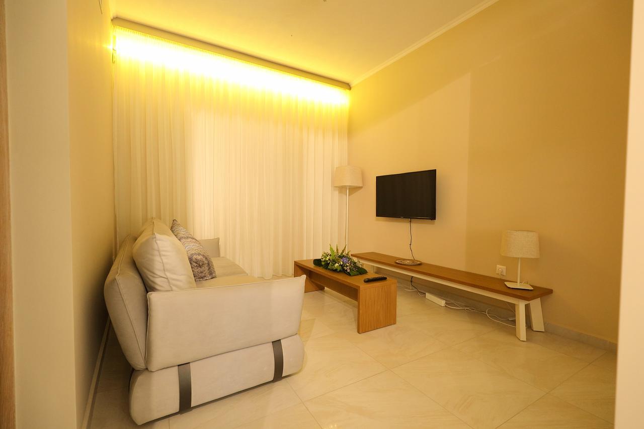 Artemis Plaza Aparthotel Ajía Paraszkeví Kültér fotó