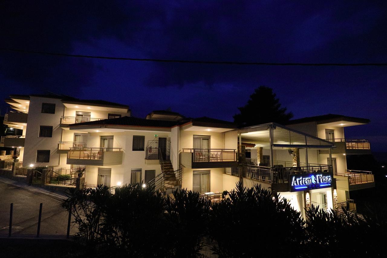 Artemis Plaza Aparthotel Ajía Paraszkeví Kültér fotó