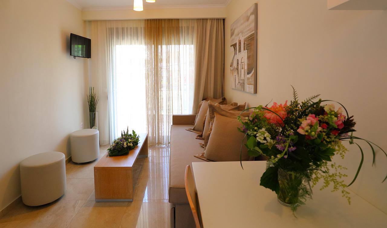 Artemis Plaza Aparthotel Ajía Paraszkeví Kültér fotó