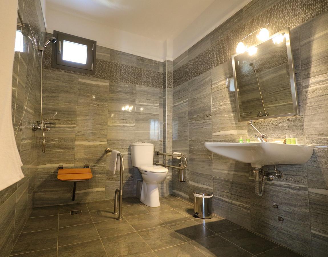 Artemis Plaza Aparthotel Ajía Paraszkeví Kültér fotó
